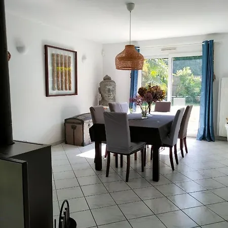 Maison Avec Piscine Chantilly Senlis 6 Personnes *